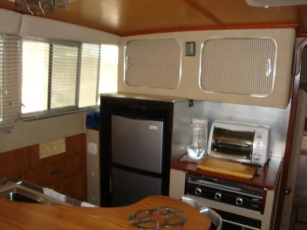 Slide: The Image of Chris-Craft 381 Catalina 1986 - 8