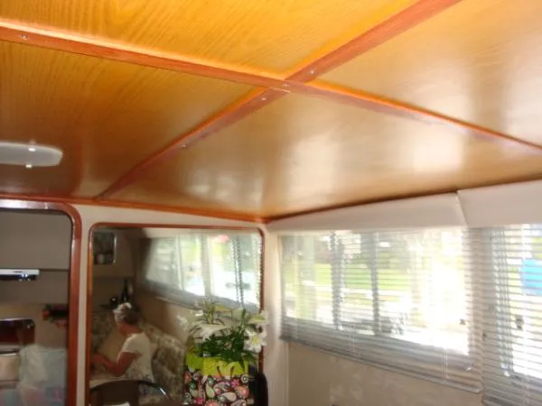 Slide: The Image of Chris-Craft 381 Catalina 1986 - 9