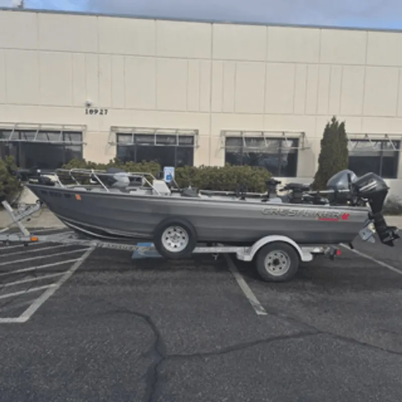 Slide: The Image of Crestliner Canadian 2004 - 9