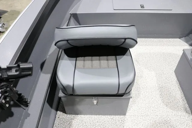 Slide: The Image of Alumaweld Adventurer 18 2026 - 12