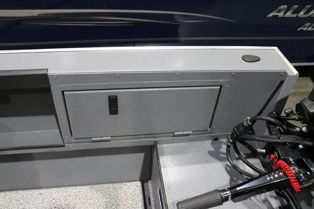 Slide: The Image of Alumaweld Adventurer 18 2026 - 14