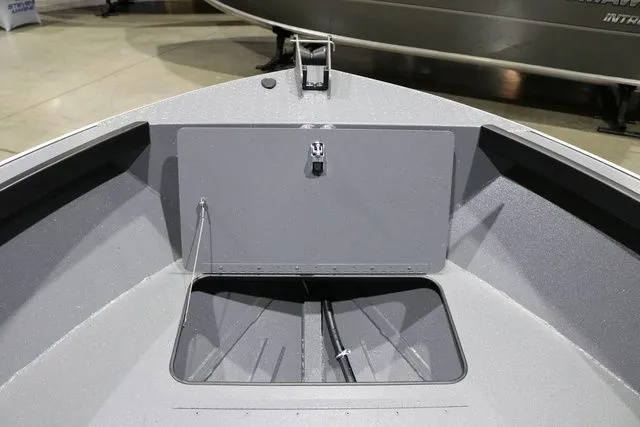 Slide: The Image of Alumaweld Adventurer 18 2026 - 19