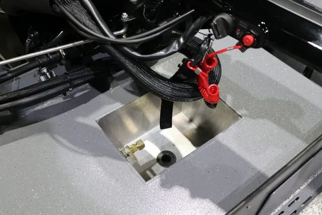 Slide: The Image of Alumaweld Adventurer 18 2026 - 8