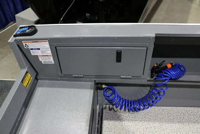 Slide: The Image of Alumaweld Adventurer 18 2026 - 9