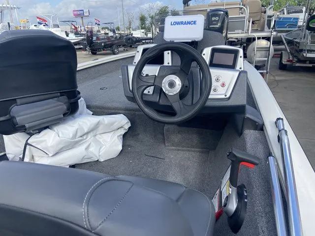 Slide: The Image of Tracker Pro 175 Team 2025 - 6