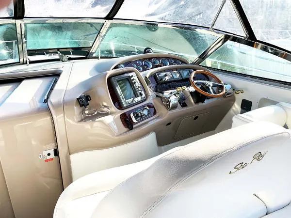 Slide: The Image of Sea Ray 380 Sundancer 2001 - 11