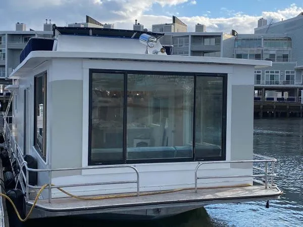 Slide: The Image of Sumerset Houseboat 1981/2020 1981 - 1
