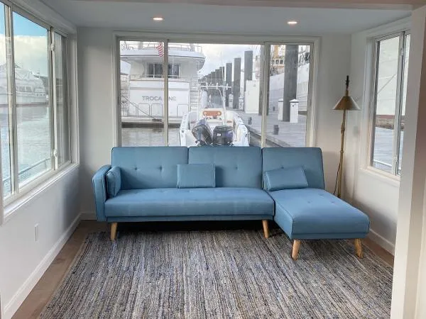 Slide: The Image of Sumerset Houseboat 1981/2020 1981 - 3