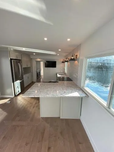 Slide: The Image of Sumerset Houseboat 1981/2020 1981 - 5
