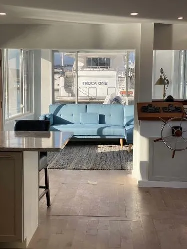Slide: The Image of Sumerset Houseboat 1981/2020 1981 - 7