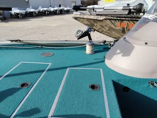 Slide: The Image of Lowe 170 1988 - 5