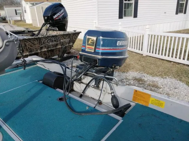 Slide: The Image of Lowe 170 1988 - 8