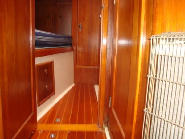 Slide: The Image of Hinterhoeller Nonsuch Cat Rig 1988 - 11