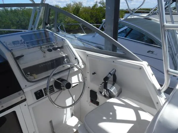 Slide: The Image of Robalo 2440 Walkaround 1994 - 11