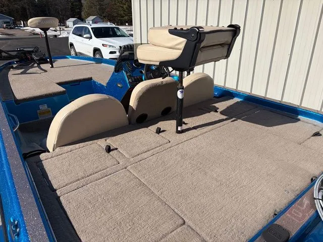 Slide: The Image of Champion DCX 187 Elite 1999 - 8