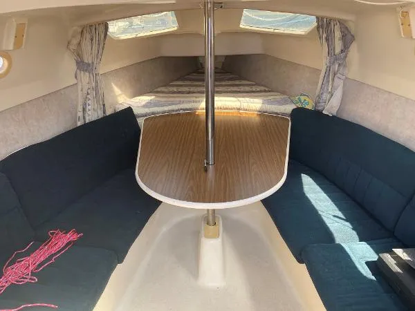 Slide: The Image of Hunter 260 Sloop 2001 - 3