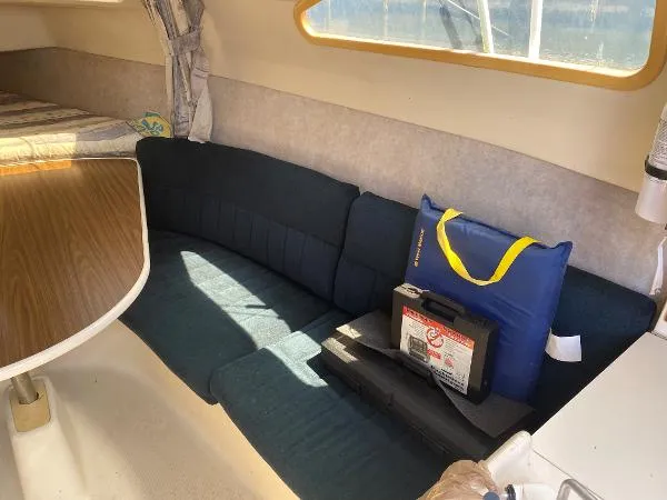 Slide: The Image of Hunter 260 Sloop 2001 - 4