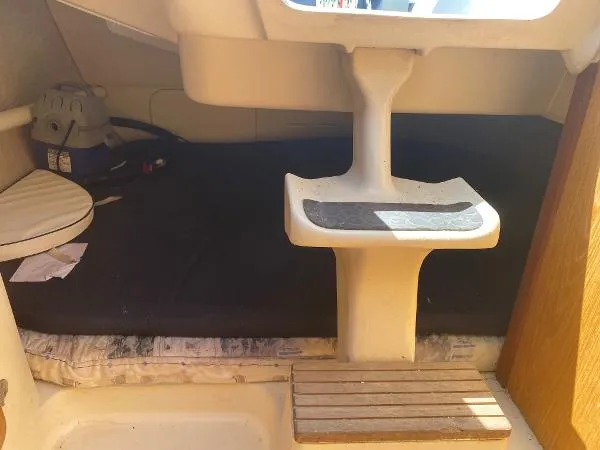 Slide: The Image of Hunter 260 Sloop 2001 - 7