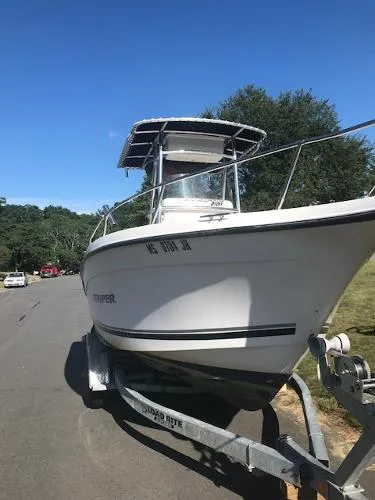 Slide: The Image of Seaswirl 2101 Center Console O/B 2002 - 2