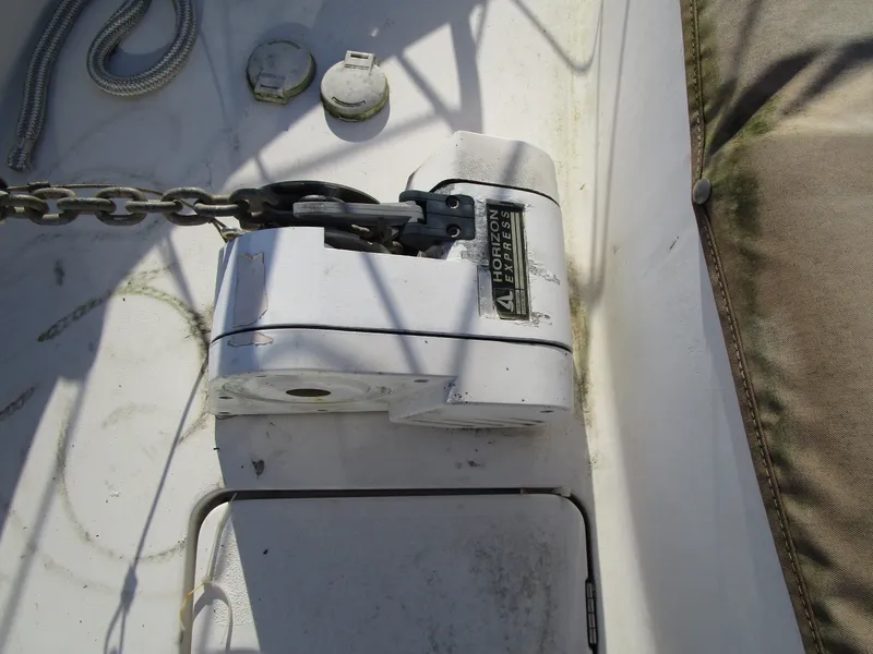 Slide: The Image of Silverton 422 Motor Yacht 1999 - 5