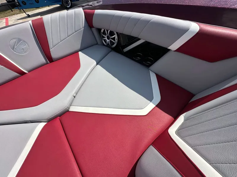 Slide: The Image of Tigé 23RZX 2021 - 19