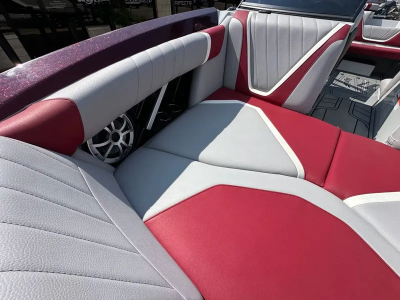 Slide: The Image of Tigé 23RZX 2021 - 20