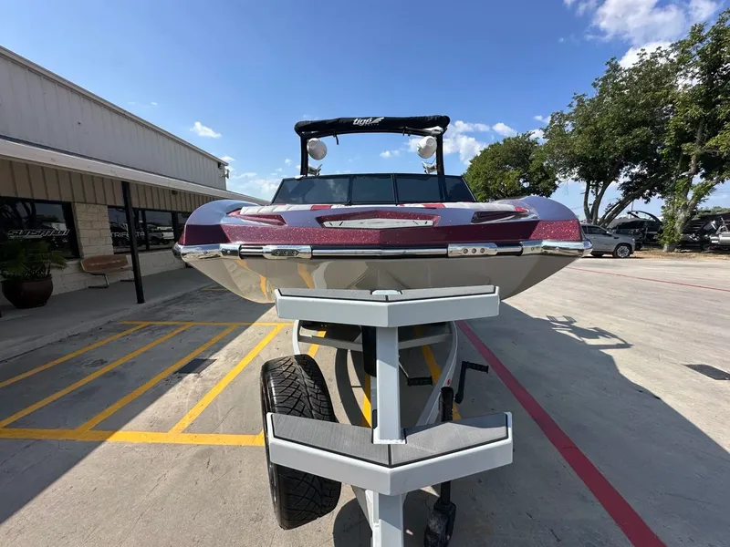 Slide: The Image of Tigé 23RZX 2021 - 7