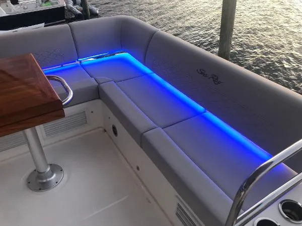 Slide: The Image of Sea Ray 460 Fly 2017 - 10