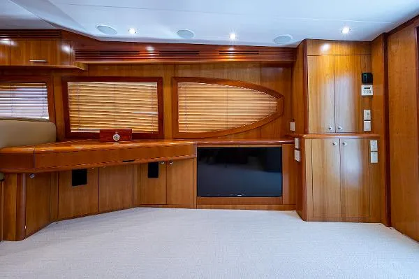 Slide: The Image of Hatteras Convertible 2005 - 10