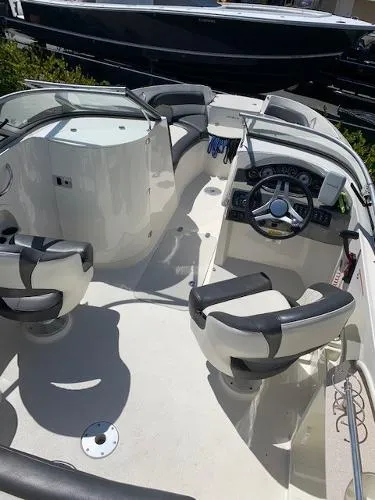 Slide: The Image of Stingray 214 LR 2016 - 7