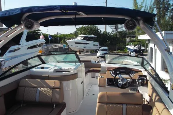Slide: The Image of Sea Ray 290 SDX SUNDECK 2017 - 4