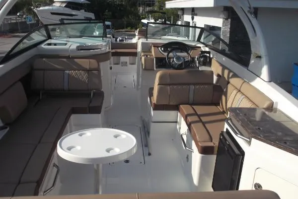 Slide: The Image of Sea Ray 290 SDX SUNDECK 2017 - 5