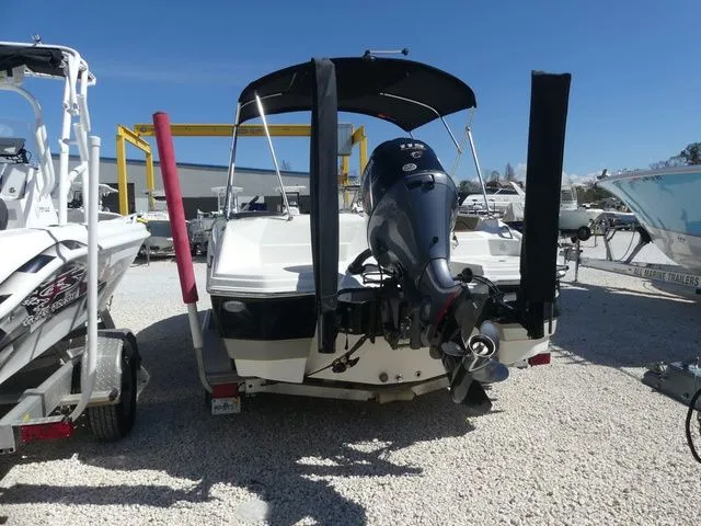 Slide: The Image of NauticStar 203 SC 2020 - 4