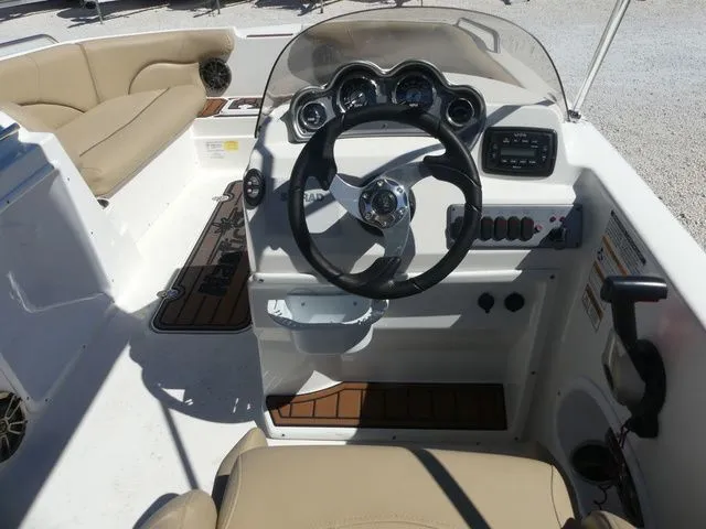 Slide: The Image of NauticStar 203 SC 2020 - 7