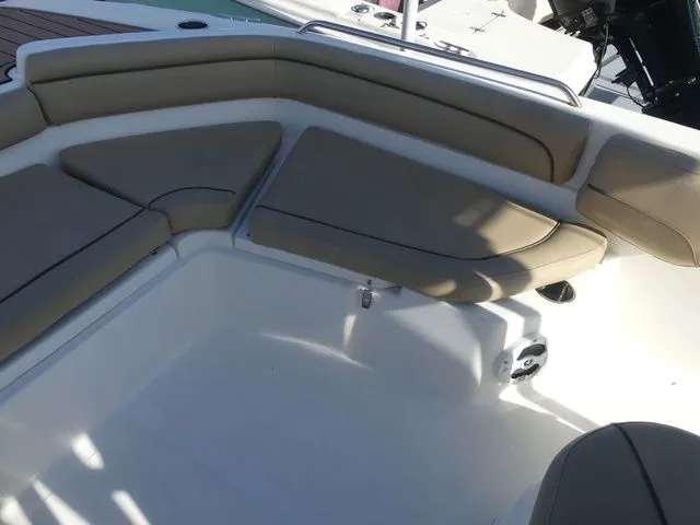 Slide: The Image of NauticStar 211 Hybrid 2020 - 12