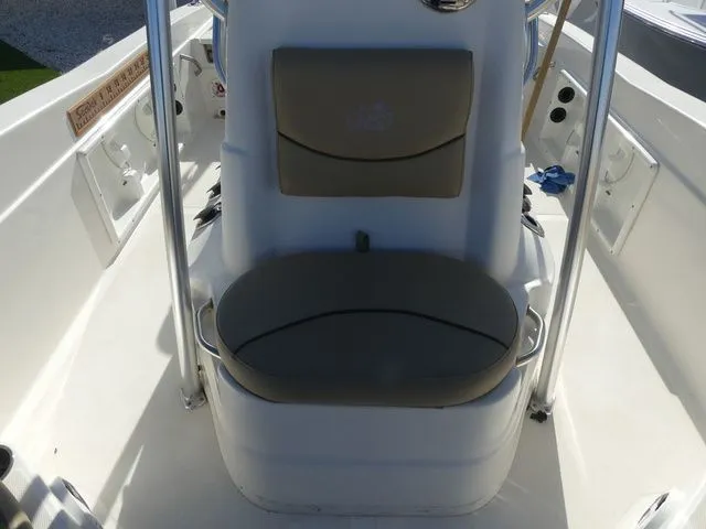 Slide: The Image of NauticStar 211 Hybrid 2020 - 13