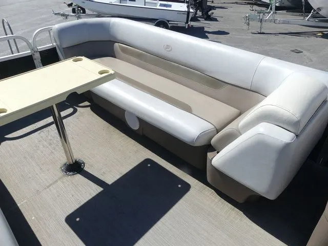 Slide: The Image of Princecraft Vectra 25 2018 - 5