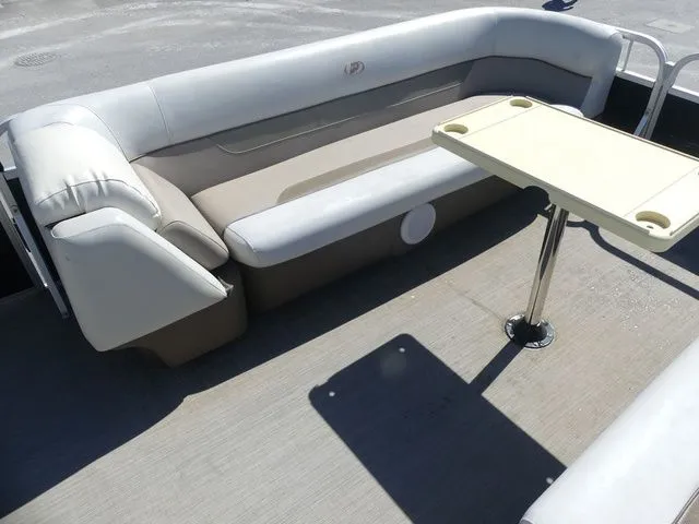 Slide: The Image of Princecraft Vectra 25 2018 - 6