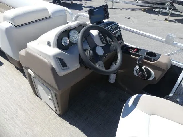 Slide: The Image of Princecraft Vectra 25 2018 - 9