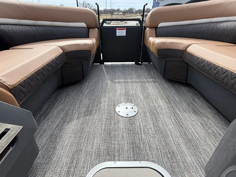 Slide: The Image of Bennington 23 MCSB Luxe 2026 - 23