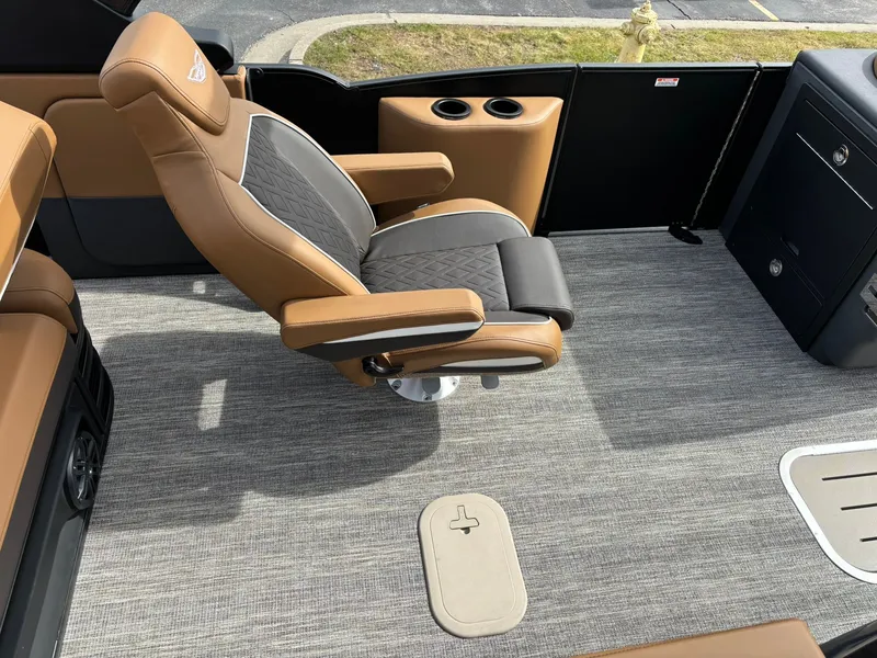 Slide: The Image of Bennington 23 MCSB Luxe 2026 - 6