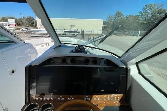 Slide: The Image of Tiara 34 LX 2026 - 13