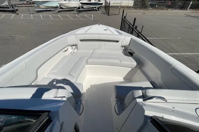 Slide: The Image of Tiara 34 LX 2026 - 17