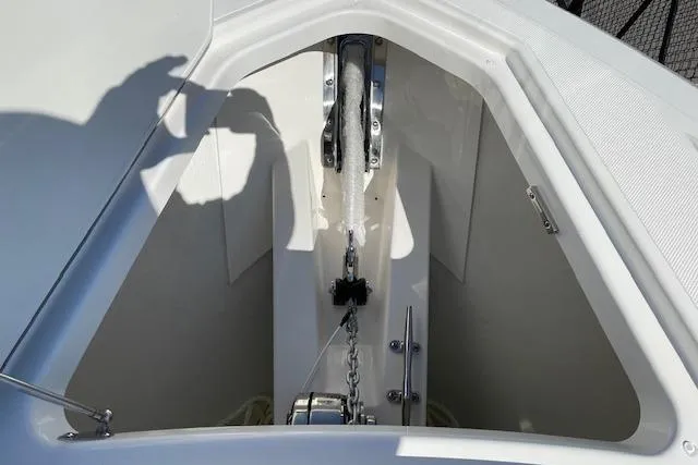 Slide: The Image of Tiara 34 LX 2026 - 19