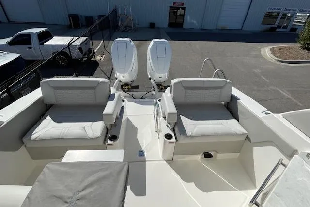 Slide: The Image of Tiara 34 LX 2026 - 6