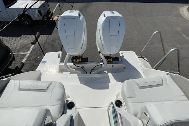 Slide: The Image of Tiara 34 LX 2026 - 7