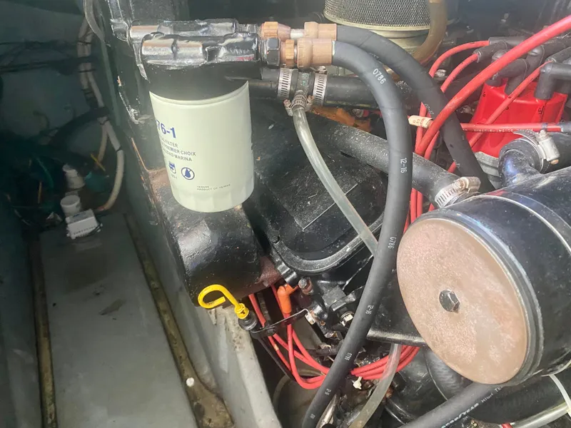 Slide: The Image of Engine compartment of a 1995 Sea Ray Sundancer 370 boat. - 15