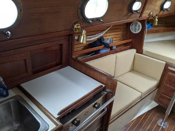 Slide: The Image of Pacific Seacraft Dana 24 1987 - 2