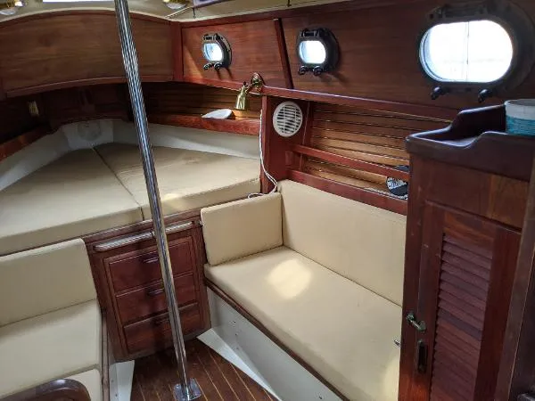 Slide: The Image of Pacific Seacraft Dana 24 1987 - 3