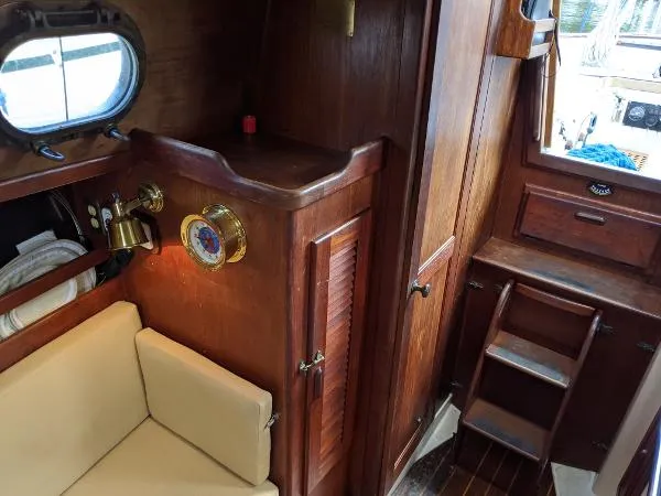 Slide: The Image of Pacific Seacraft Dana 24 1987 - 7